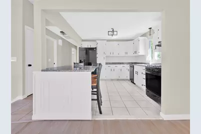 44 Village Avenue, Cranston, RI 02920 - Photo 6