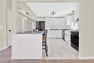44 Village Ave, Cranston, RI 02920 - Photo 6