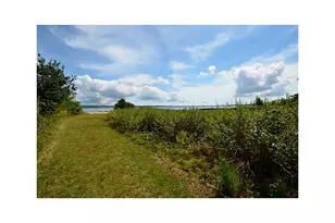 2 Weetamoe Farm Dr, Bristol, RI 02809 - Photo 16