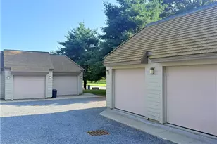 2 Weetamoe Farm Dr, Bristol, RI 02809 - Photo 4