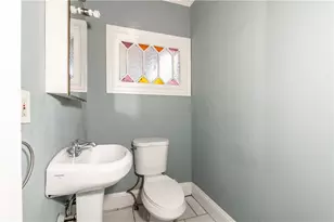 31 Grosvenor Ave, Providence, RI 02908 - Photo 10