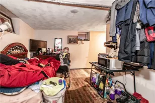 31 Grosvenor Ave, Providence, RI 02908 - Photo 4