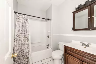 31 Grosvenor Avenue, Providence, RI 02908 - Photo 8