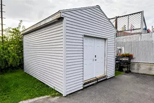 32 Slater St, Fall River, MA 02720 - Photo 2