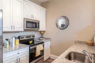 25 Eagle St, Providence, RI 02908 - Photo 4