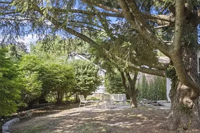 90 Hilltop Road, East Providence, RI 02914 - Photo 24