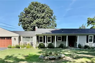 85 Commonwealth Ave, Warwick, RI 02886 - Photo 1