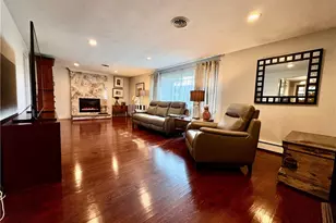 85 Commonwealth Ave, Warwick, RI 02886 - Photo 10