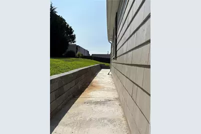 85 Commonwealth Avenue, Warwick, RI 02886 - Photo 34