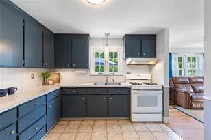 94 Wampanoag Trl, East Providence, RI 02915 - Photo 6