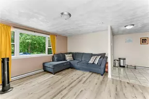 27 Faxon St, West Warwick, RI 02893 - Photo 6