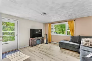 27 Faxon St, West Warwick, RI 02893 - Photo 4