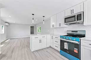 21 Cathy Cir, Portsmouth, RI 02871 - Photo 4