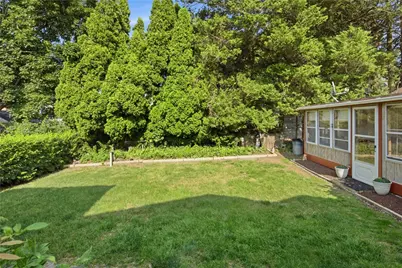247 West Main Road, Middletown, RI 02842 - Photo 22