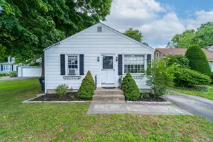 29 Pleasant View Rd, Warwick, RI 02888 - Photo 2