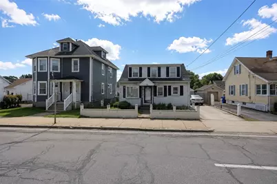 581 Newport Avenue, Pawtucket, RI 02861 - Photo 1