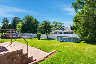 29 E Earle St, Cumberland, RI 02864 - Photo 32
