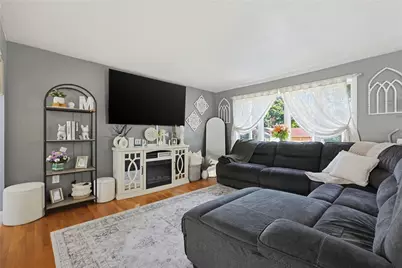 33 Scott Drive, East Providence, RI 02915 - Photo 8