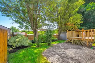 119 Longwood Ave, Providence, RI 02908 - Photo 30