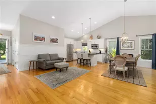 15 W Glen Ln, West Warwick, RI 02893 - Photo 4