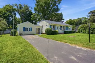 22 Hatfield St, North Kingstown, RI 02852 - Photo 2