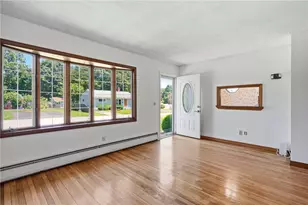 22 Hatfield St, North Kingstown, RI 02852 - Photo 4