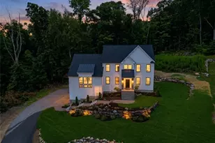 15 Tuscan Ct, Cumberland, RI 02864 - Photo 2
