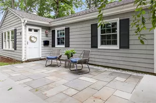 15 Zephyr Ln, Barrington, RI 02806 - Photo 2