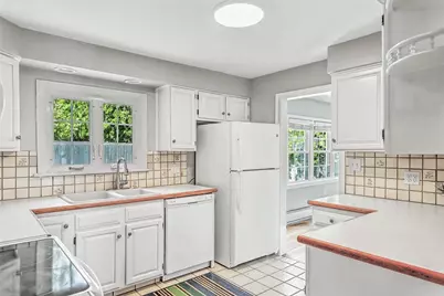 25 Viking Drive, Bristol, RI 02809 - Photo 14