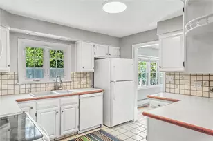 25 Viking Dr, Bristol, RI 02809 - Photo 14