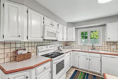 25 Viking Drive, Bristol, RI 02809 - Photo 12