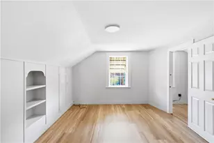 127 Meadow St, Pawtucket, RI 02860 - Photo 4
