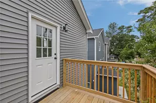 22 Sherwood St, Providence, RI 02904 - Photo 18