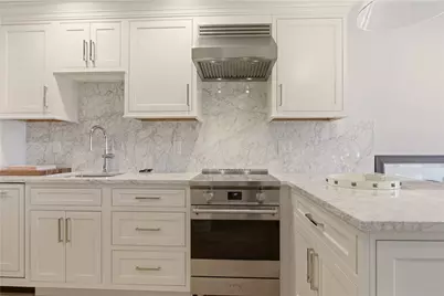 10 Brown & Howard #103, Newport, RI 02840 - Photo 18