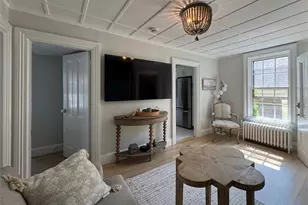 8 Barney St, Newport, RI 02840 - Photo 4