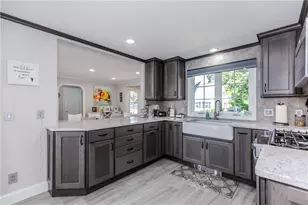 303 Gorton Lake Blvd, Warwick, RI 02886 - Photo 4