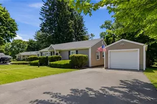 44 Desmarais St, Cumberland, RI 02864 - Photo 4