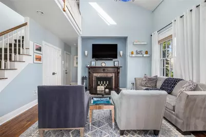 75 Pelham Street #C, Newport, RI 02840 - Photo 2