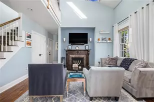 75 Pelham St, Newport, RI 02840 - Photo 2