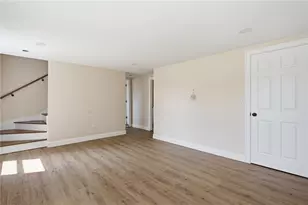 533 Scituate Ave, Cranston, RI 02921 - Photo 28