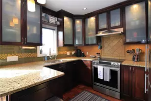 75 Pelham St, Newport, RI 02840 - Photo 8
