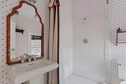 729 Bellevue Avenue #Cottage, Newport, RI 02840 - Photo 14
