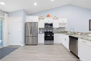628 Sandy Ln, Warwick, RI 02889 - Photo 8