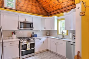 149 Earle St, Woonsocket, RI 02895 - Photo 20
