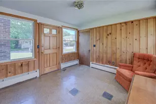 26 Central Ave, Warren, RI 02885 - Photo 4