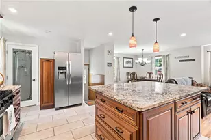 9 Patricia Cir, Smithfield, RI 02917 - Photo 10