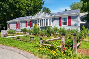9 Patricia Cir, Smithfield, RI 02917 - Photo 2