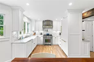 2269 E Main Rd, Portsmouth, RI 02871 - Photo 10