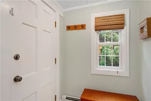 37 Arnold St, Providence, RI 02906 - Photo 6