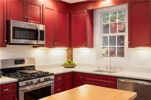 37 Arnold St, Providence, RI 02906 - Photo 14